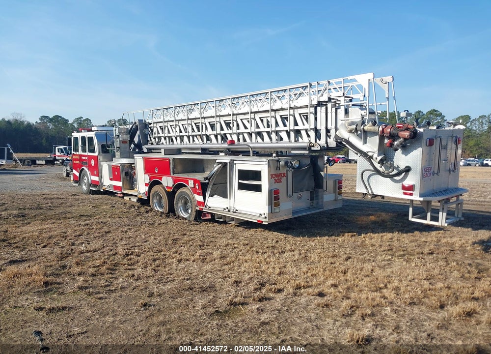 2002 SUTPHEN CORP. FIRETRUCK VIN: 1S9A3JLE621003045