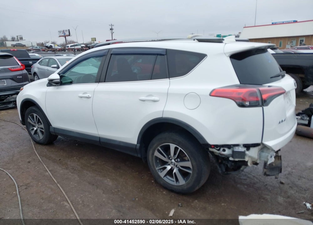 2018 TOYOTA RAV4 XLE VIN: 2T3WFREV2JW494330