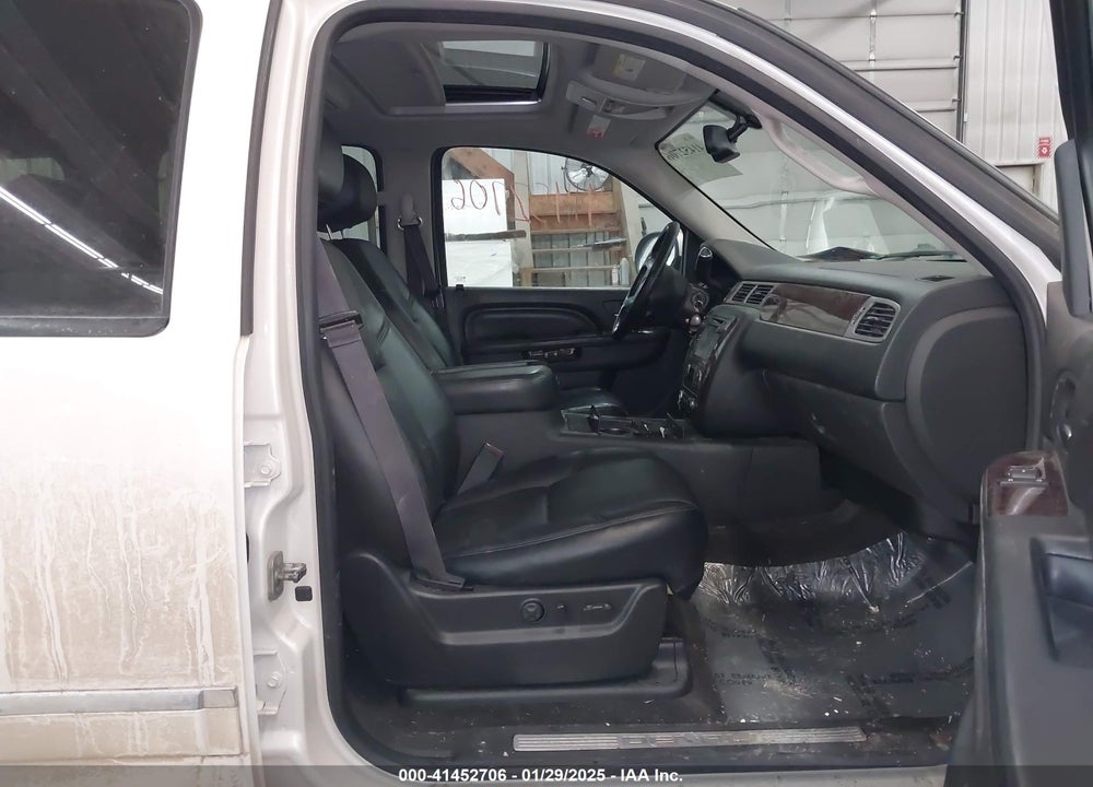 2013 GMC YUKON XL 1500 DENALI VIN: 1GKS2MEF4DR210548