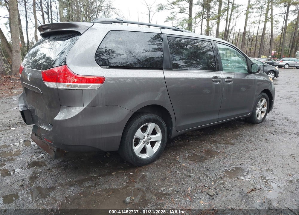 2011 TOYOTA SIENNA LE V6 VIN: 5TDKK3DC1BS124657