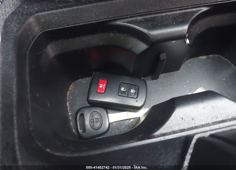 2021 TOYOTA TACOMA VIN: 3TYCZ5AN1MT050570