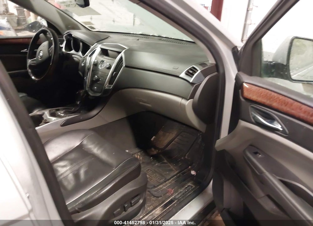 2011 CADILLAC SRX LUXURY COLLECTION VIN: 3GYFNDEY5BS668240