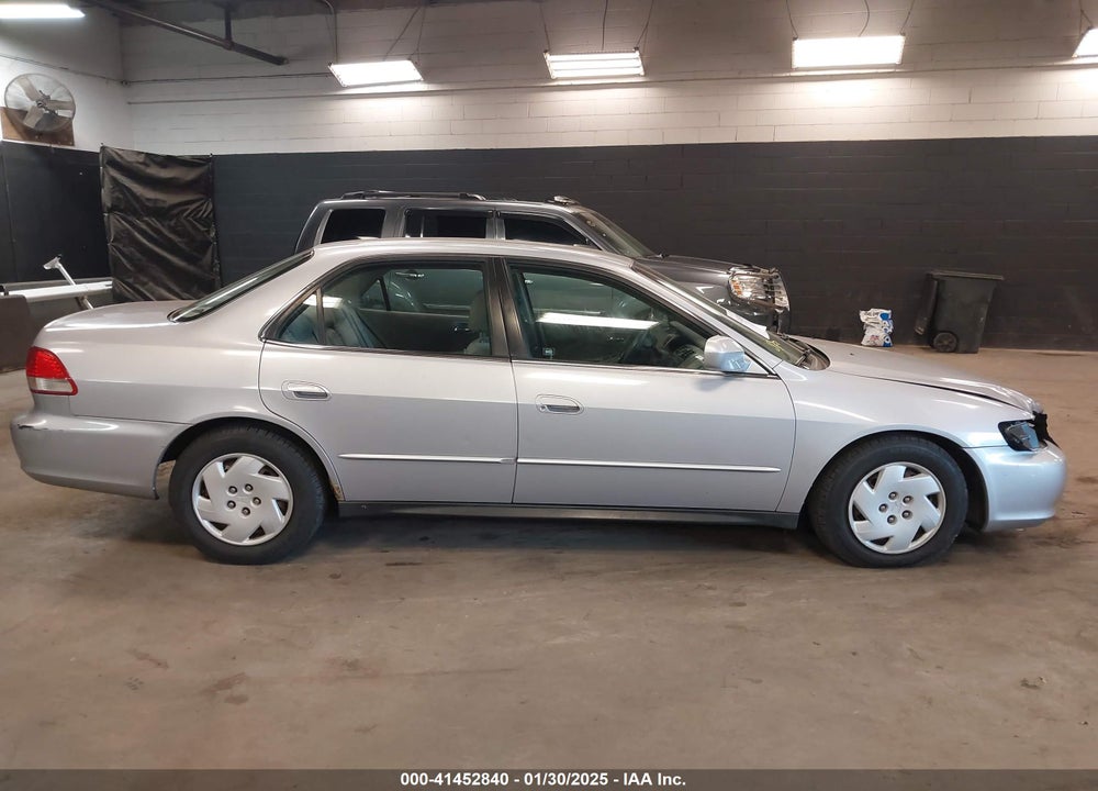 2001 HONDA ACCORD 3.0 LX VIN: 1HGCG16481A086342
