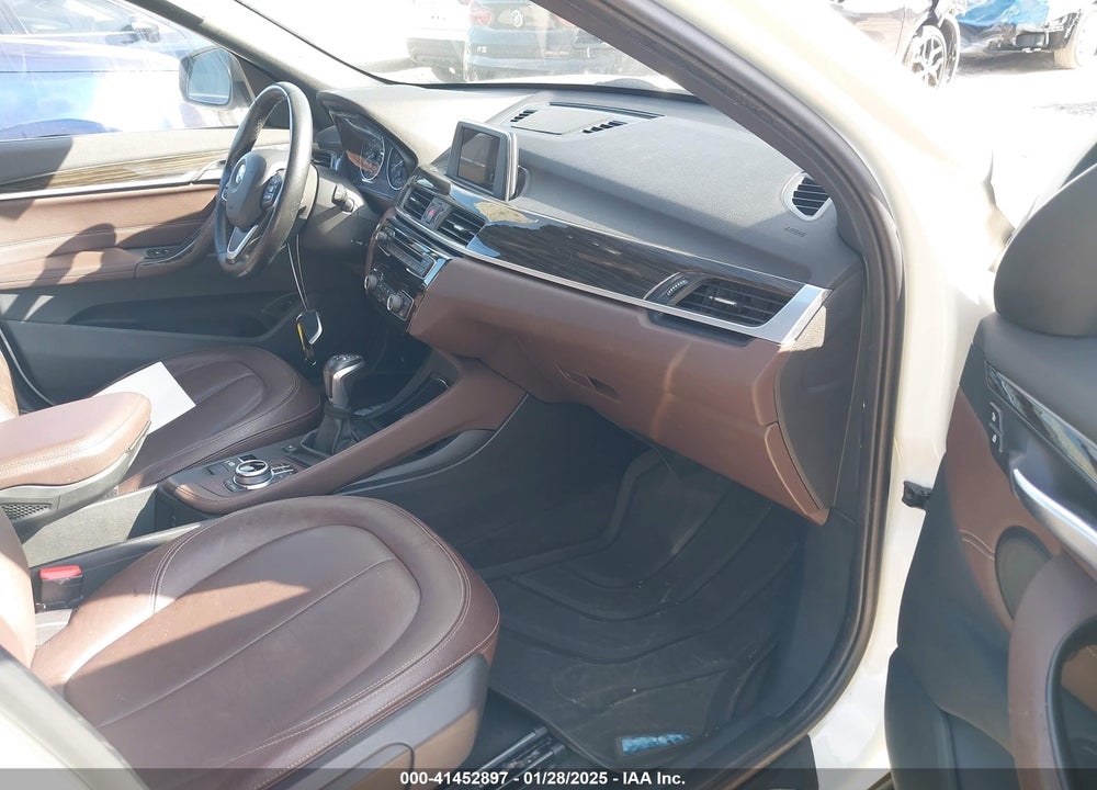 2017 BMW X1 XDRIVE28I VIN: WBXHT3Z35H4A57801
