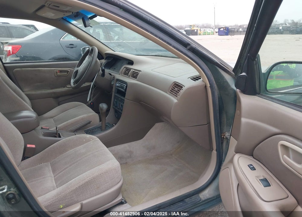 2001 TOYOTA CAMRY LE VIN: JT2BG22K010533023