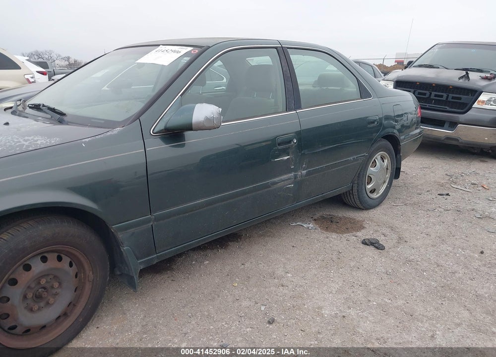 2001 TOYOTA CAMRY LE VIN: JT2BG22K010533023