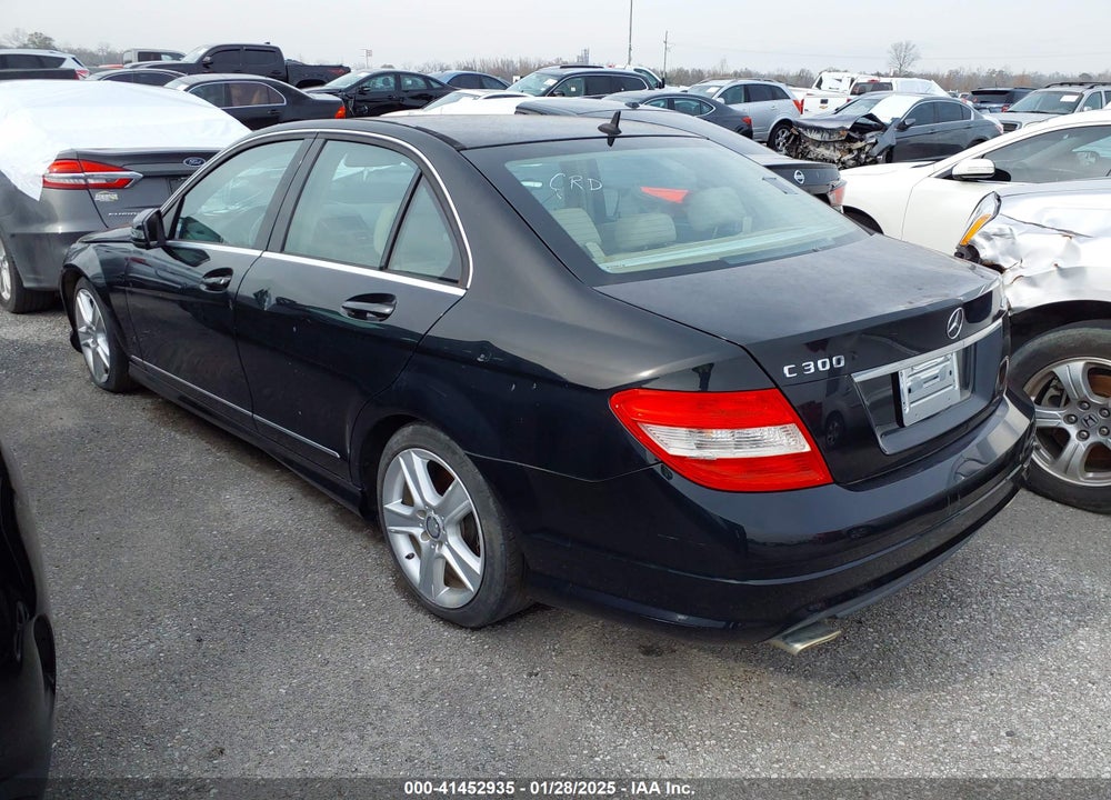 2011 MERCEDES-BENZ C CLASS VIN: WDDGF8BBXBA495451