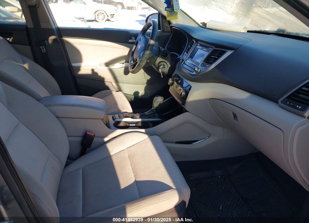 2016 HYUNDAI TUCSON VIN: KM8J3CA41GU047826