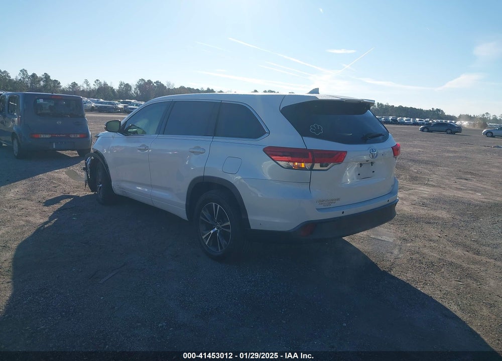 2017 TOYOTA HIGHLANDER LE PLUS VIN: 5TDZZRFH3HS190139