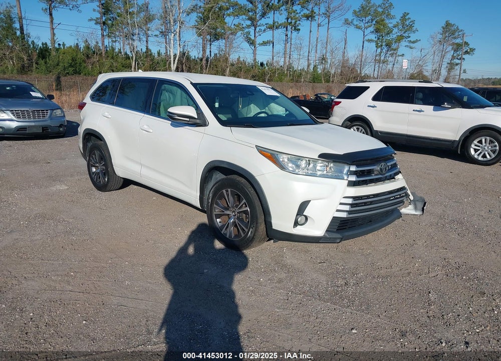2017 TOYOTA HIGHLANDER LE PLUS VIN: 5TDZZRFH3HS190139