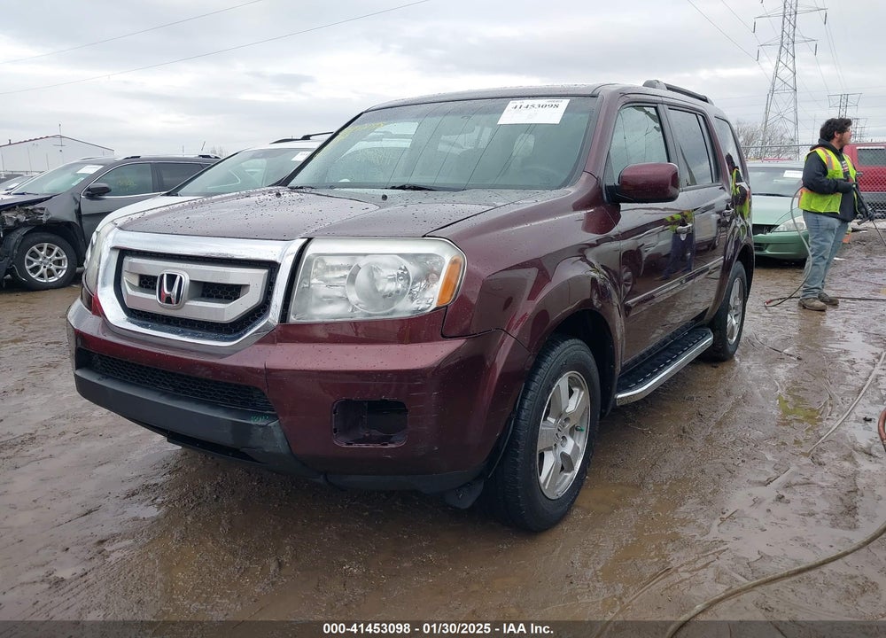 2011 HONDA PILOT EX VIN: 5FNYF4H40BB047999