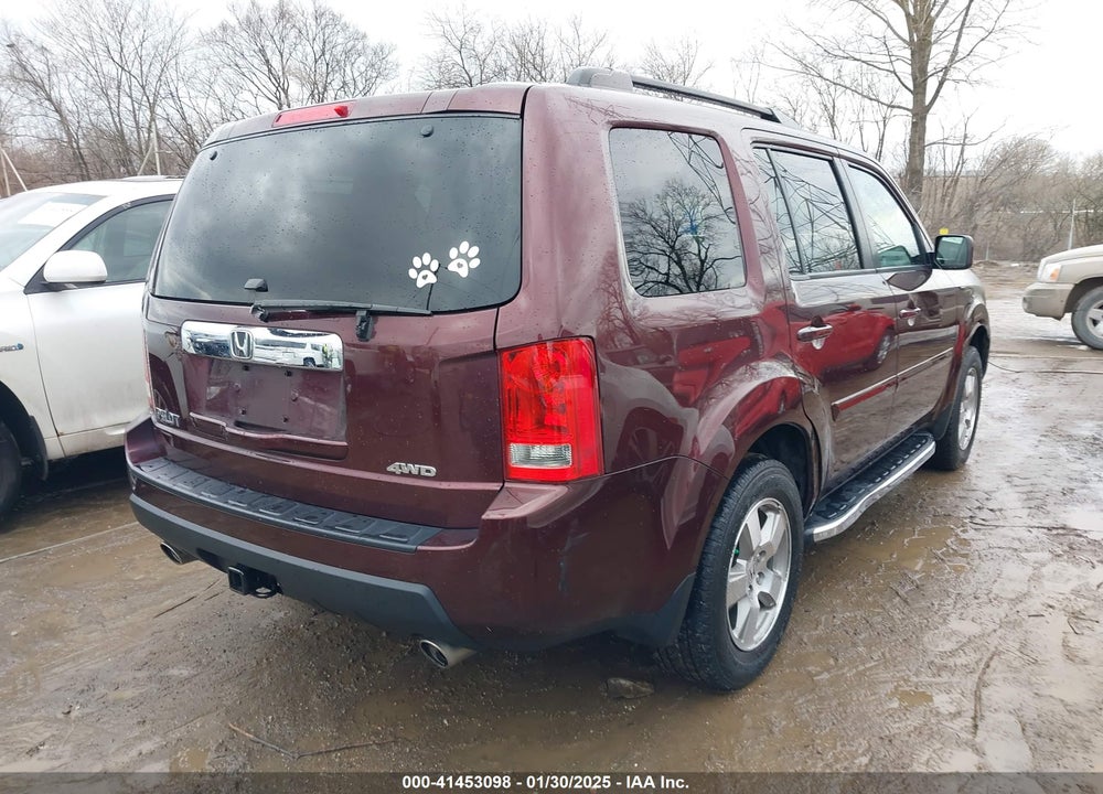 2011 HONDA PILOT EX VIN: 5FNYF4H40BB047999