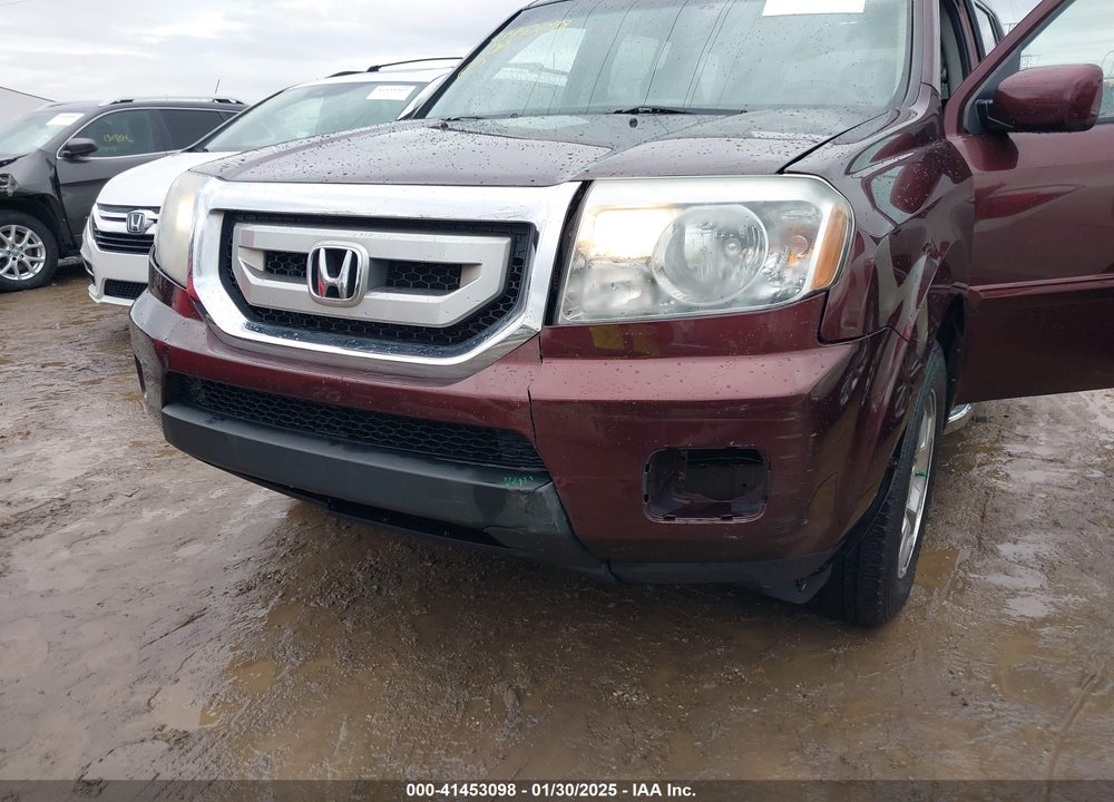 2011 HONDA PILOT EX VIN: 5FNYF4H40BB047999