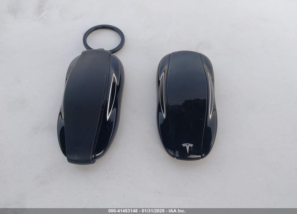 2016 TESLA MODEL S VIN: 5YJSA1E26GF156108