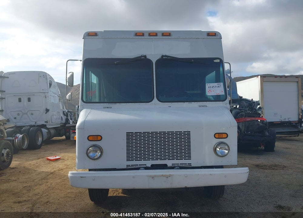 2005 WORKHORSE CUSTOM CHASSIS FORWARD CONTROL CHASSIS VIN: 5B4KP42V453398748