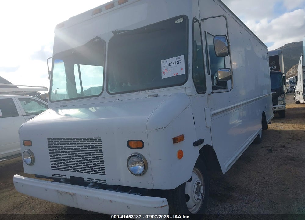 2005 WORKHORSE CUSTOM CHASSIS FORWARD CONTROL CHASSIS VIN: 5B4KP42V453398748