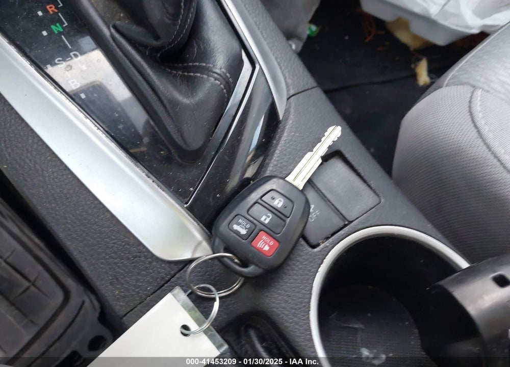 2017 TOYOTA COROLLA VIN: 5YFBURHE9HP686686