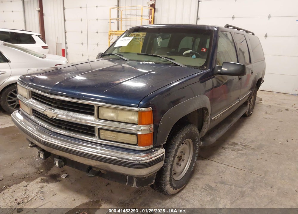 1999 CHEVROLET SUBURBAN 1500 LT VIN: 1GNFK16R1XJ405358