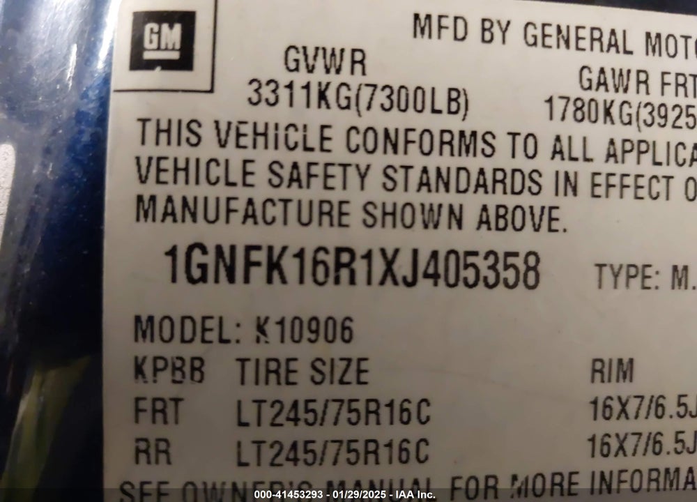 1999 CHEVROLET SUBURBAN 1500 LT VIN: 1GNFK16R1XJ405358