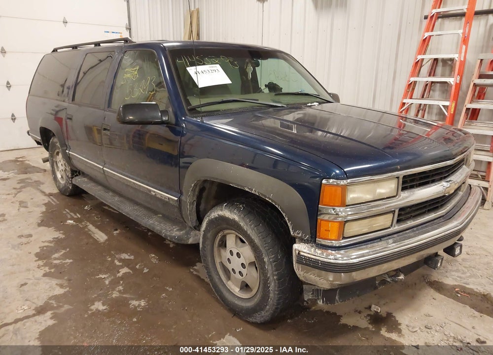 1999 CHEVROLET SUBURBAN 1500 LT VIN: 1GNFK16R1XJ405358