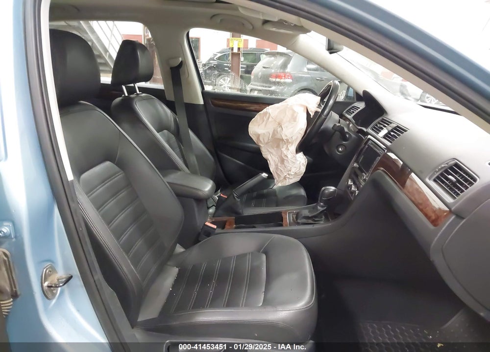 2012 VOLKSWAGEN PASSAT 2.5L SEL VIN: 1VWCH7A32CC058490