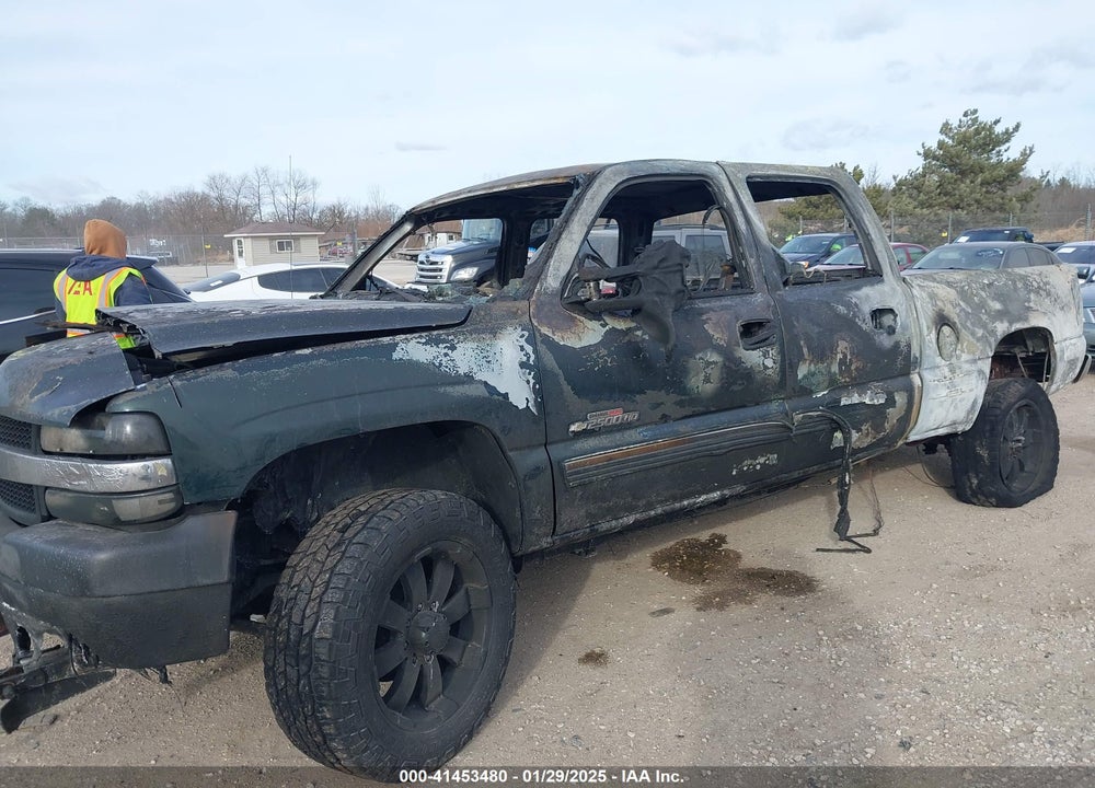 2002 CHEVROLET SILVERADO 2500HD LS VIN: 1GCHK23112F222642