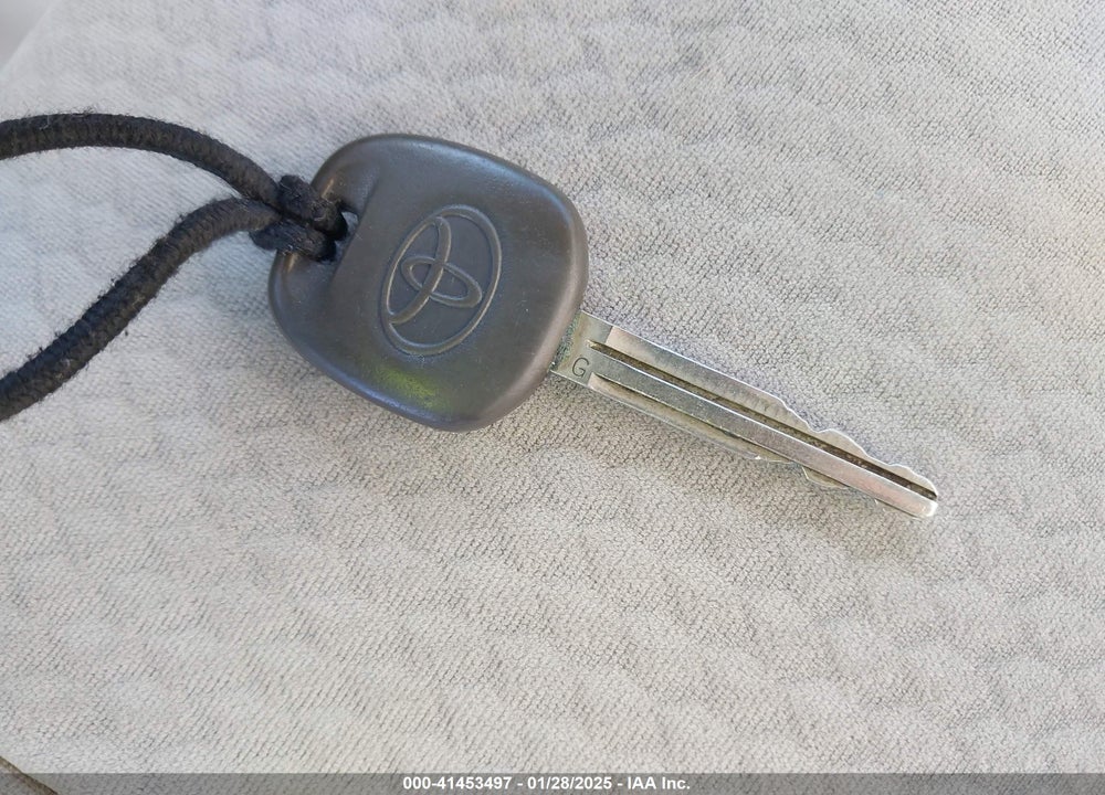 2011 TOYOTA CAMRY LE VIN: 4T1BF3EK4BU728351