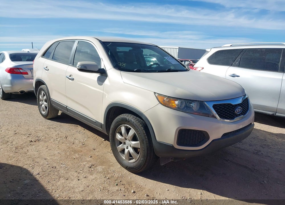 2011 KIA SORENTO LX VIN: 5XYKT3A19BG148556