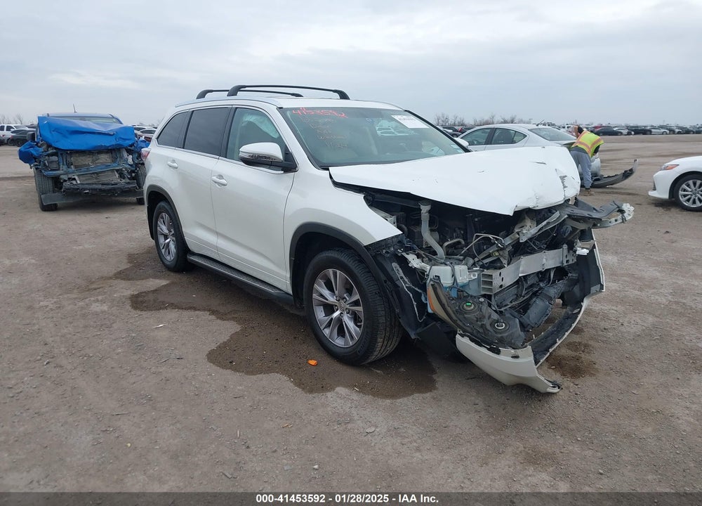 2014 TOYOTA HIGHLANDER XLE V6 VIN: 5TDKKRFH6ES022853