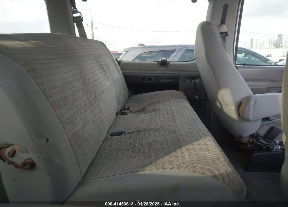 2003 FORD E-350 SUPER DUTY CHATEAU/XL/XLT VIN: 1FBNE31L73HA90050