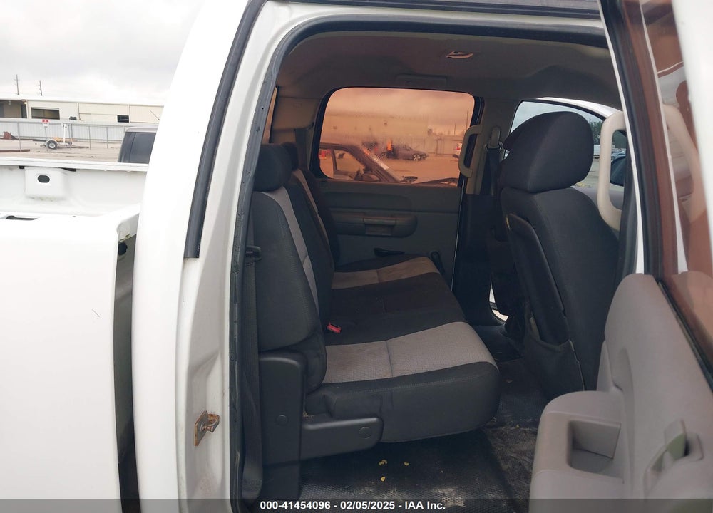 2009 CHEVROLET SILVERADO 2500HD WORK TRUCK VIN: 1GCHK43K49F144503