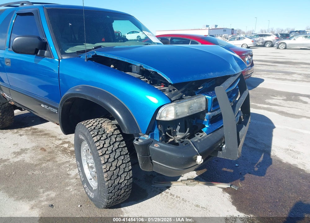 2000 CHEVROLET BLAZER LS VIN: 1GNCT18W1YK188988