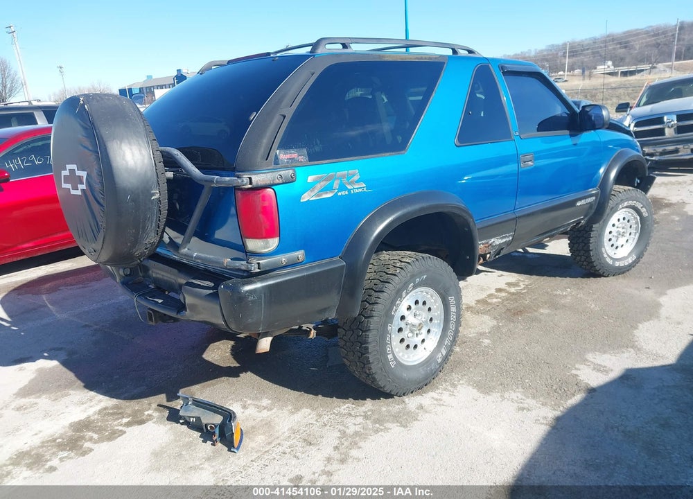 2000 CHEVROLET BLAZER LS VIN: 1GNCT18W1YK188988