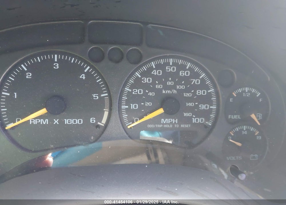 2000 CHEVROLET BLAZER LS VIN: 1GNCT18W1YK188988
