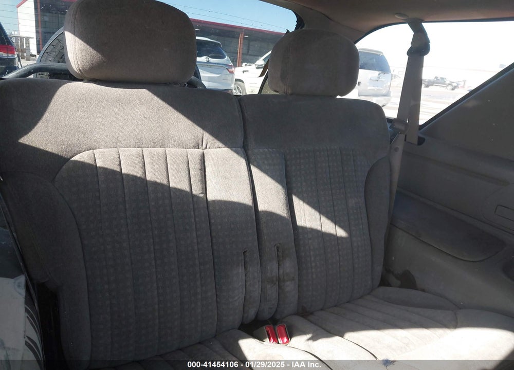 2000 CHEVROLET BLAZER LS VIN: 1GNCT18W1YK188988