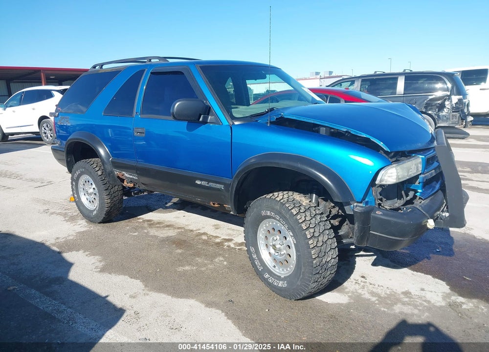 2000 CHEVROLET BLAZER LS VIN: 1GNCT18W1YK188988