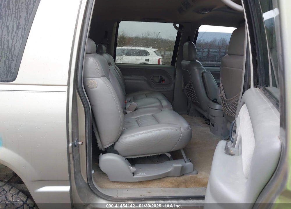 1999 CHEVROLET SUBURBAN 1500 LT VIN: 3GNFK16R1XG191800