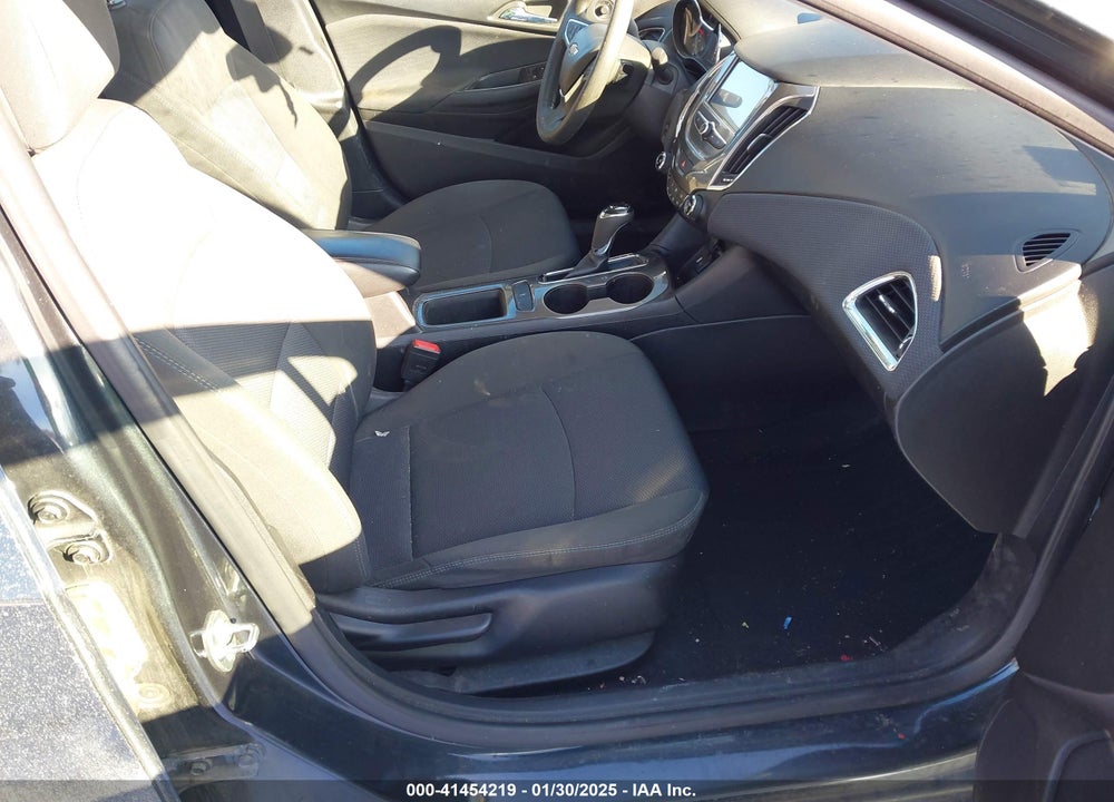 2018 CHEVROLET CRUZE VIN: 1G1BE5SM3J7141220