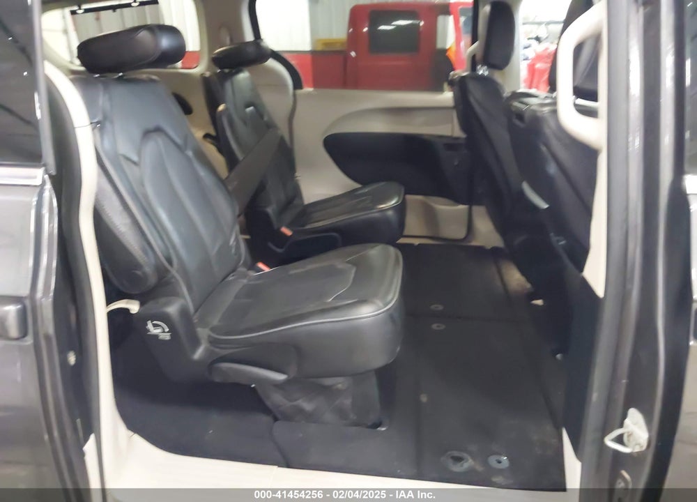 2019 CHRYSLER PACIFICA LIMITED VIN: 2C4RC1GG5KR569779