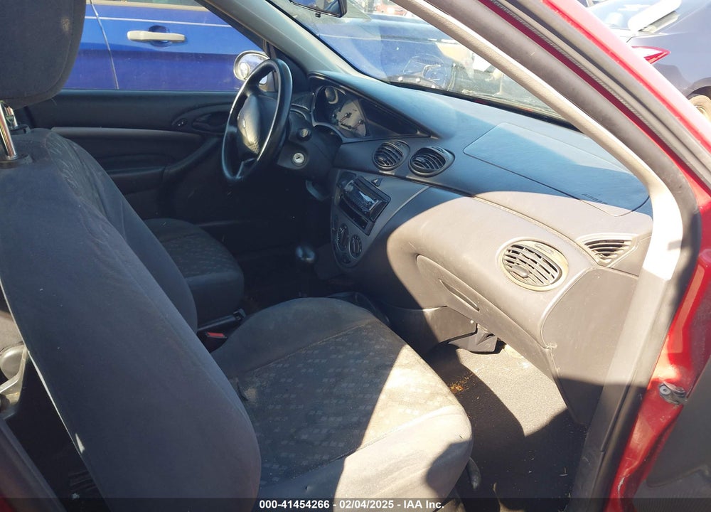 2001 FORD FOCUS VIN: 1FAFP343X1W270837