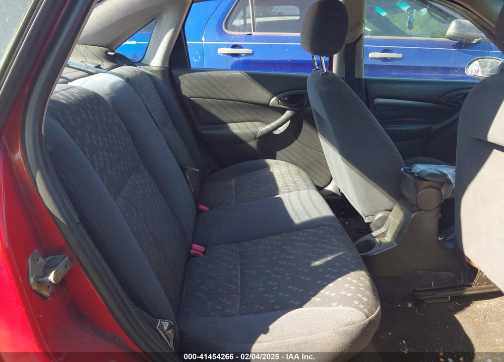 2001 FORD FOCUS VIN: 1FAFP343X1W270837