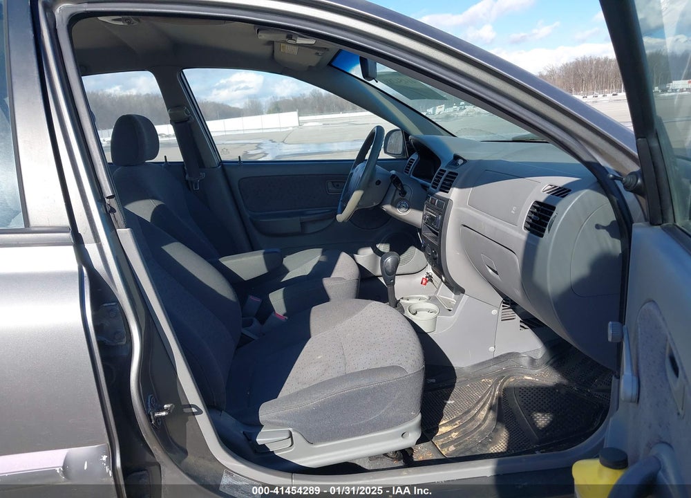 2005 KIA RIO VIN: KNADC125656361273
