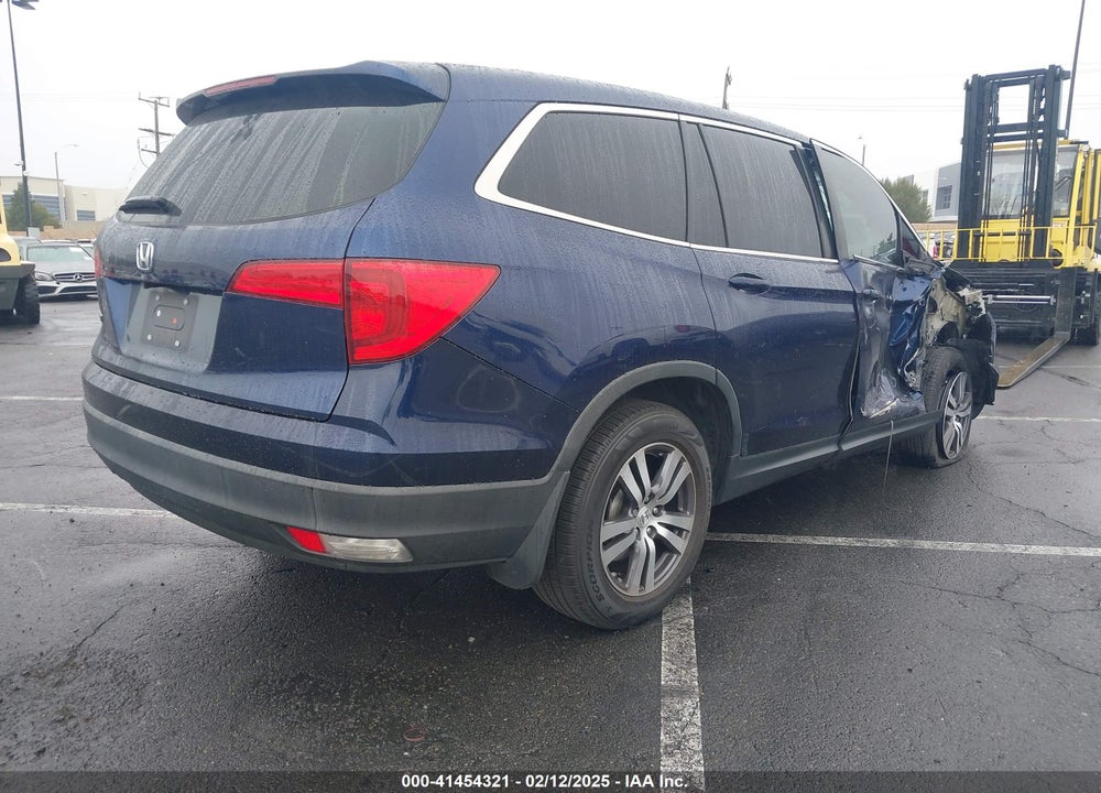 2017 HONDA PILOT EX VIN: 5FNYF5H33HB030443