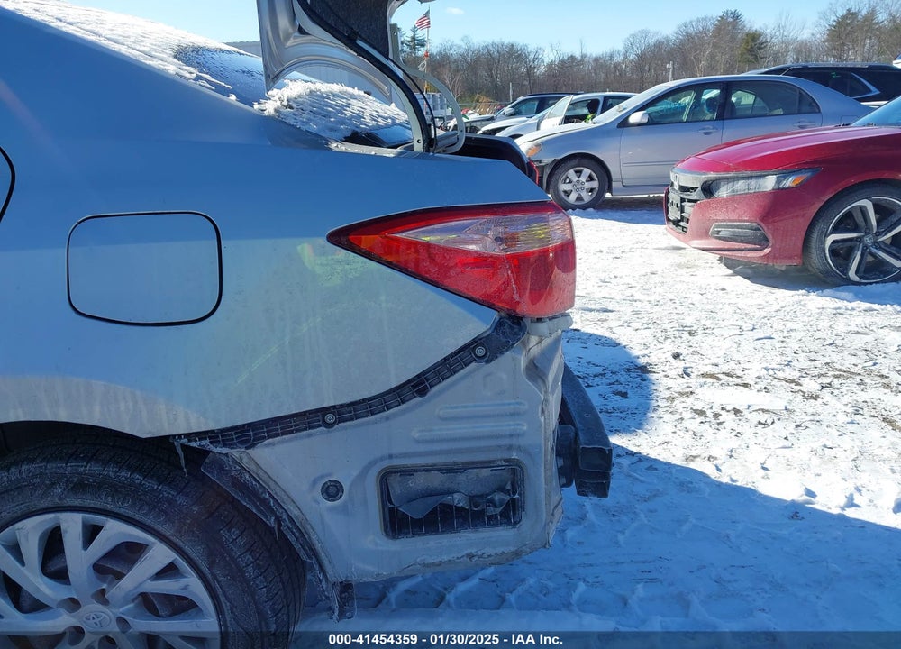 2018 TOYOTA COROLLA VIN: 5YFBURHE8JP824949