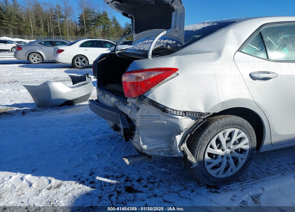 2018 TOYOTA COROLLA VIN: 5YFBURHE8JP824949
