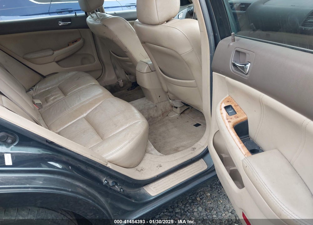 2005 HONDA ACCORD 3.0 EX VIN: 1HGCM66595A050129