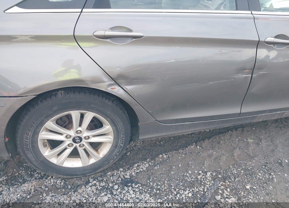 2013 HYUNDAI SONATA VIN: 5NPEB4AC7DH688748