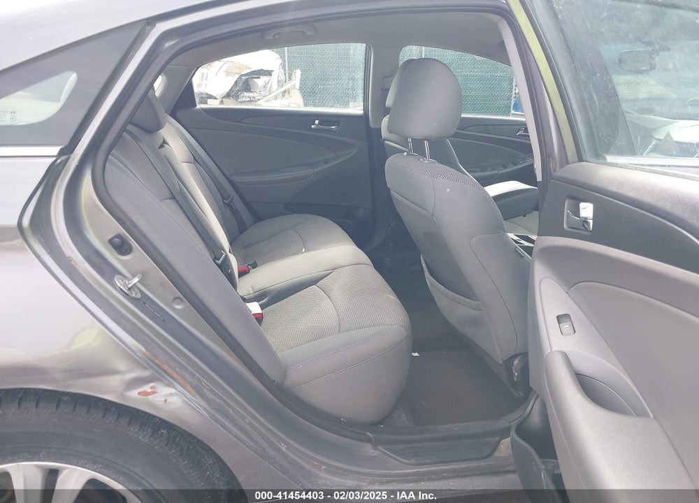 2013 HYUNDAI SONATA VIN: 5NPEB4AC7DH688748