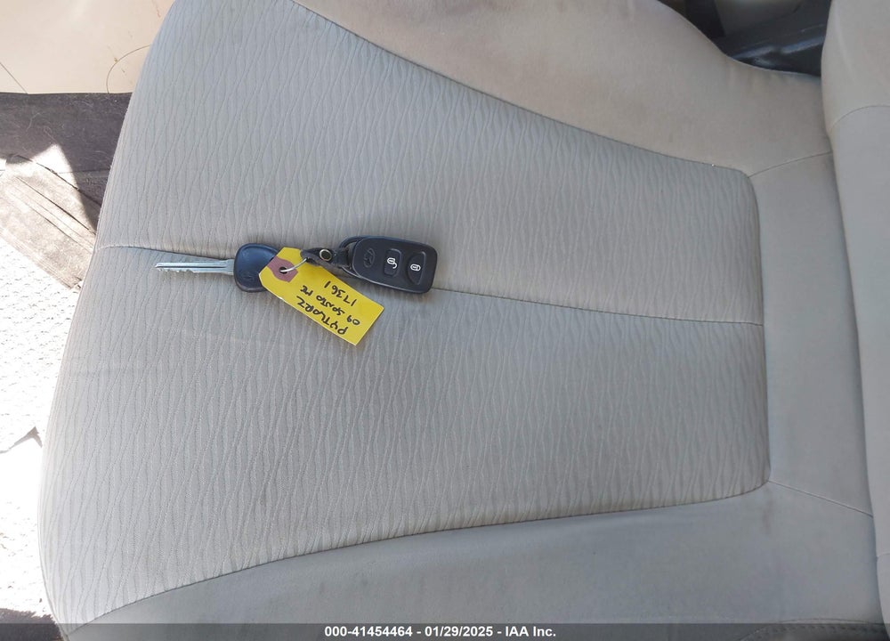 2009 HYUNDAI SANTA FE GLS VIN: 5NMSG13DX9H248956