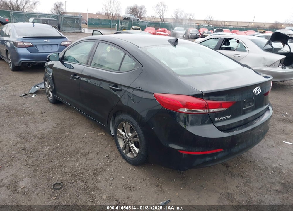 2017 HYUNDAI ELANTRA VIN: 5NPD84LF0HH063244